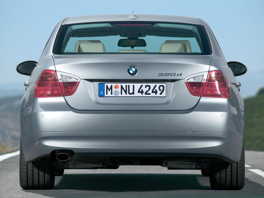  BMW 320d Sedan 2005 года  (фото 11 из 16)